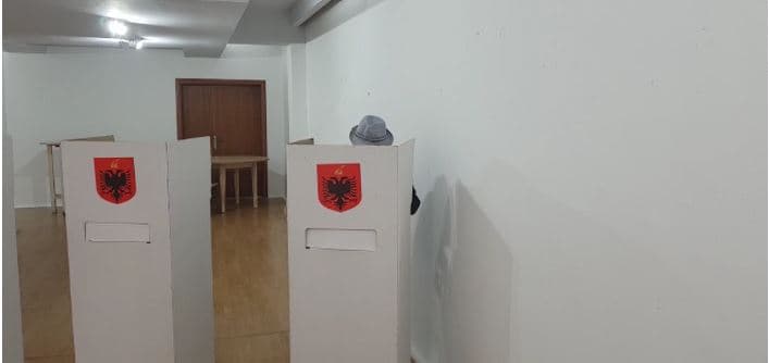 Nis gara Berisha-Elezi në Vlorë dhe Lezhë për kreun e PD