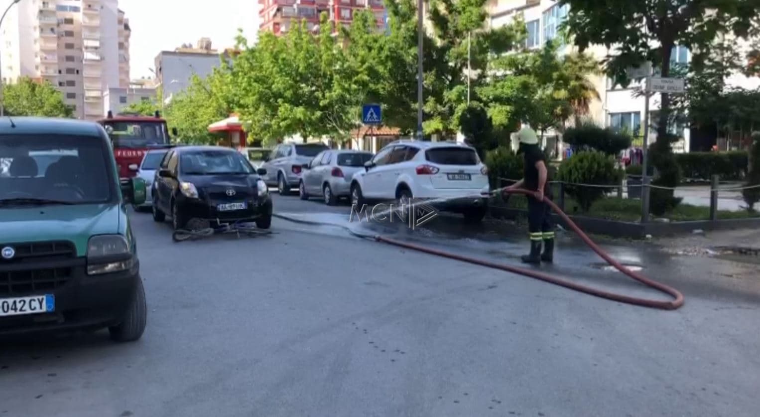 Makina përplas një person në Vlorë, në gjendje të rëndë (Video)