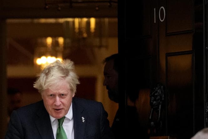 Festë me 8 veta në kulmin e karantinës, dalin fotot e Boris Johnson