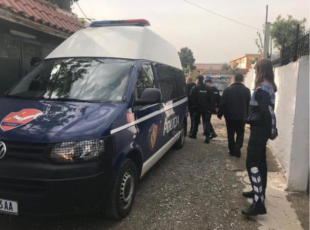 Sherr mes dy personave në Krrabë, plagoset një prej tyre