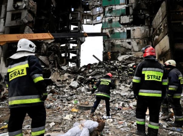 Mariupol, gjenden 200 kufoma në rrënojat e një grataçele