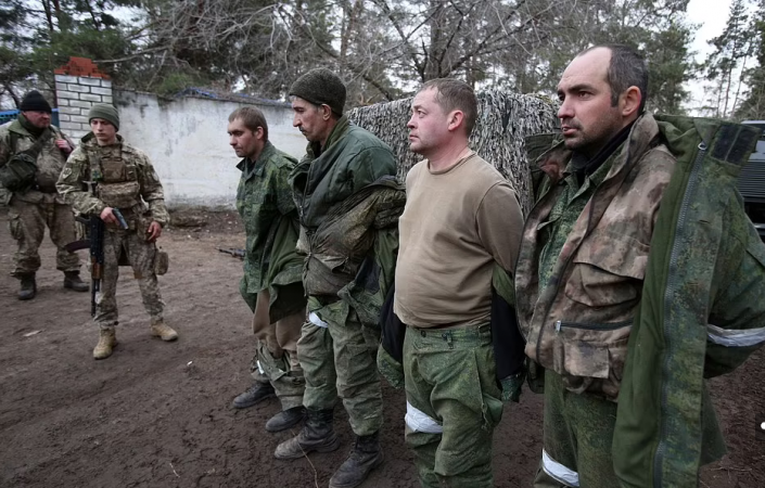 Kremlini: Rreth 8000 ukrainas po mbahen robër nga Rusia në Luhansk e Donets