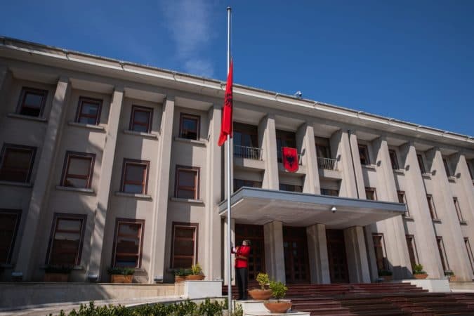 Presidenti i ri/ Drejt djegies raundi i tretë, socialistët gati listën me 10 emra sekretë (VIDEO)