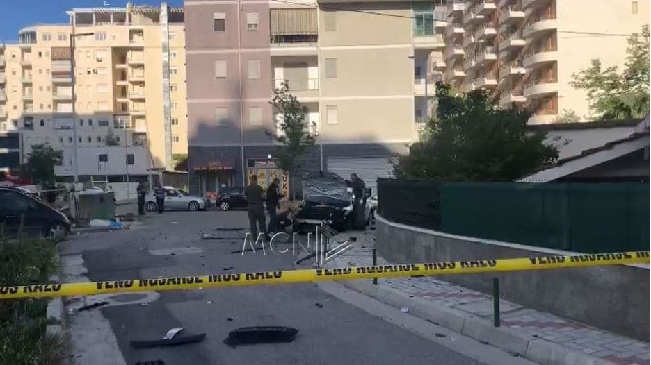  Shpërthim në Vlorë, vendoset tritol poshtë 'Audi' (VIDEO)