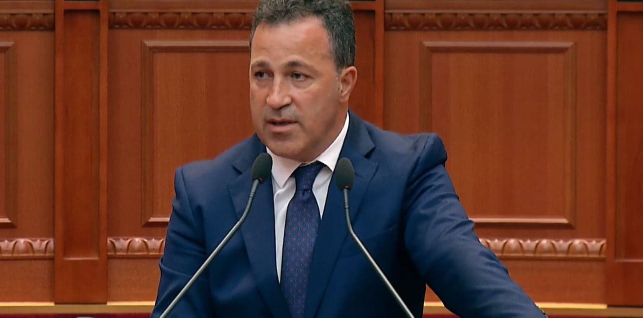 Pronat e FA/ Peleshi i përgjigjet Xhaferrajt: Asnjë pronë e dhënë me qira apo privatizim pas marrjes së detyrës