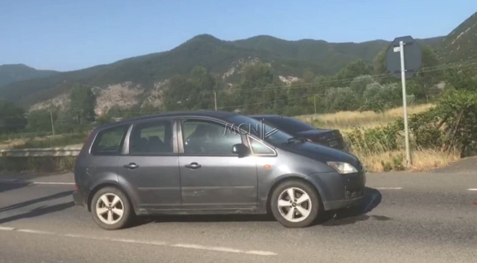 Aksident në Rrugën e Kombit, makina përplas një fëmijë/ Video