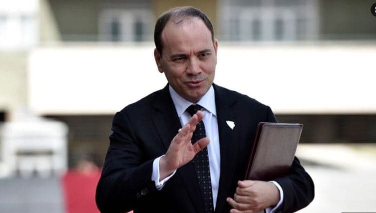   Trupi i ish-presidentit Nishani mbërrin nesër në Shqipëri/ Ditën e enjte, homazhet dhe varrimi