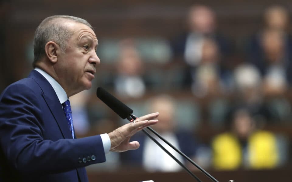 Erdogan-Greqisë: Merrni mësime nga historia, mos vallëzoni me Turqinë!