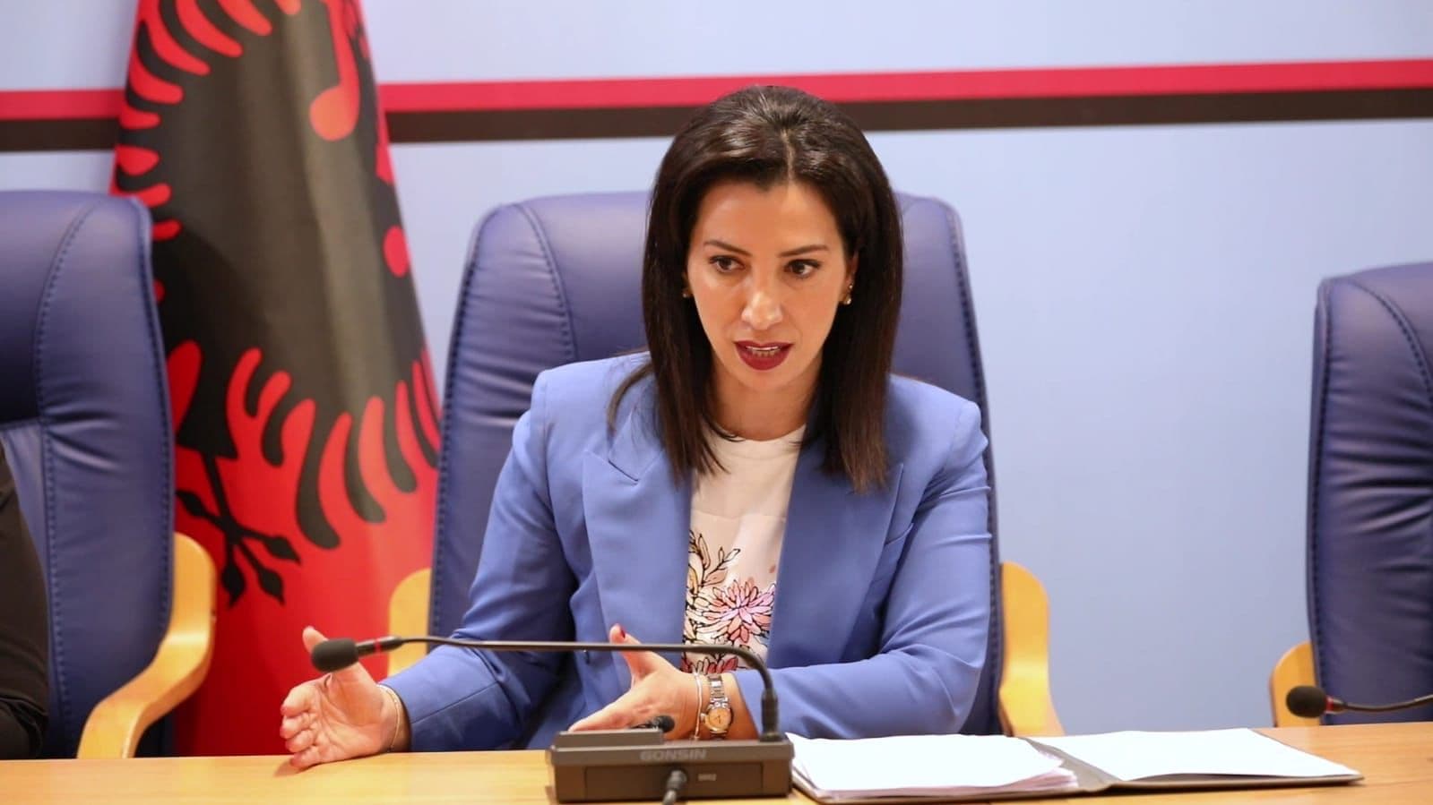 Mbështetja për studentët/ Ministrja Kushi publikon vendimin për 3 kategoritë përfituese