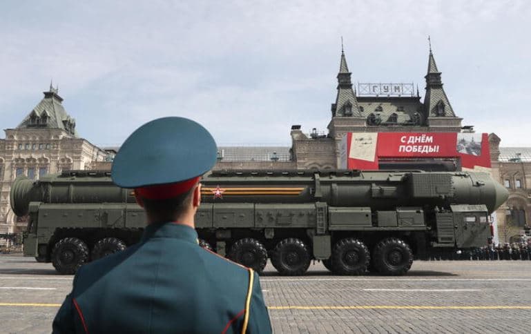 SHBA gati të dërgojë raketa në Ukrainë, forcat bërthamore ruse nisin stërvitjen
