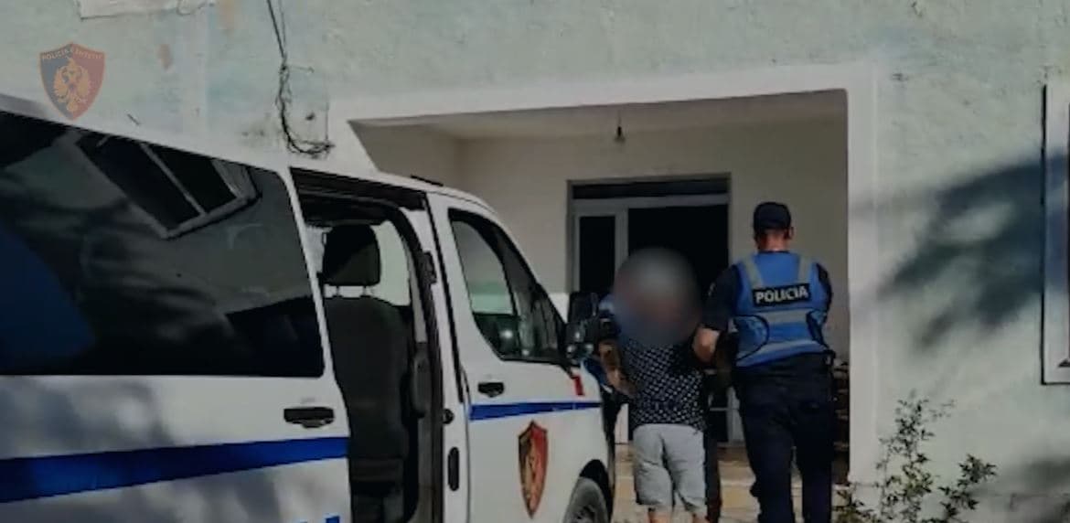 “Gryka” zbulon kanabis mes parcelës së rrushit, një person në pranga