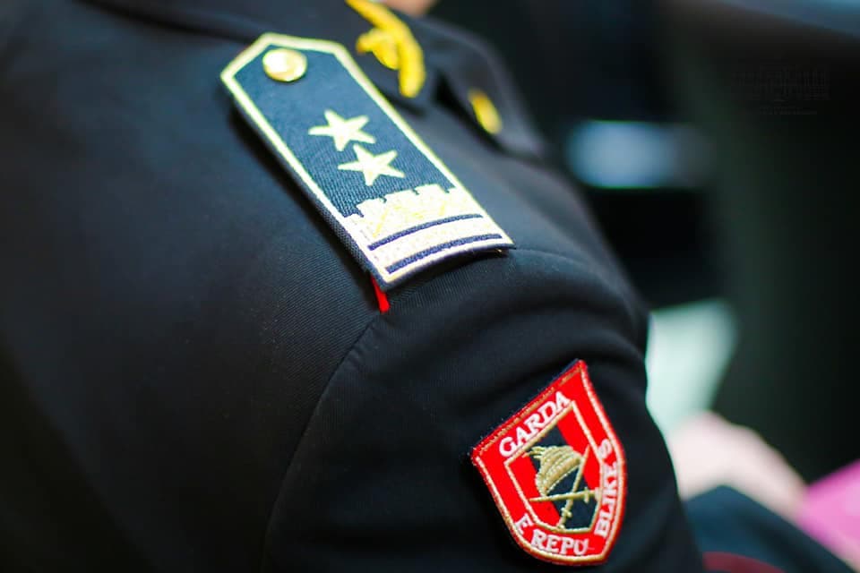 Mbante pa leje logon e Gardës së Republikës, nën hetim i riu nga Elbasani