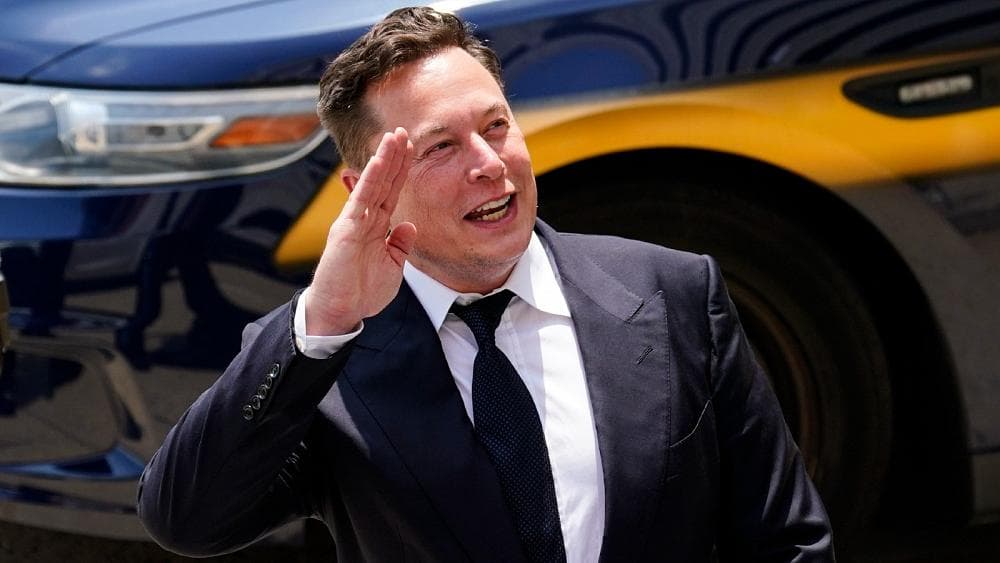 Përpjekjet për sindikatë, Tesla pagoi një firmë PR për të monitoruar punonjësit