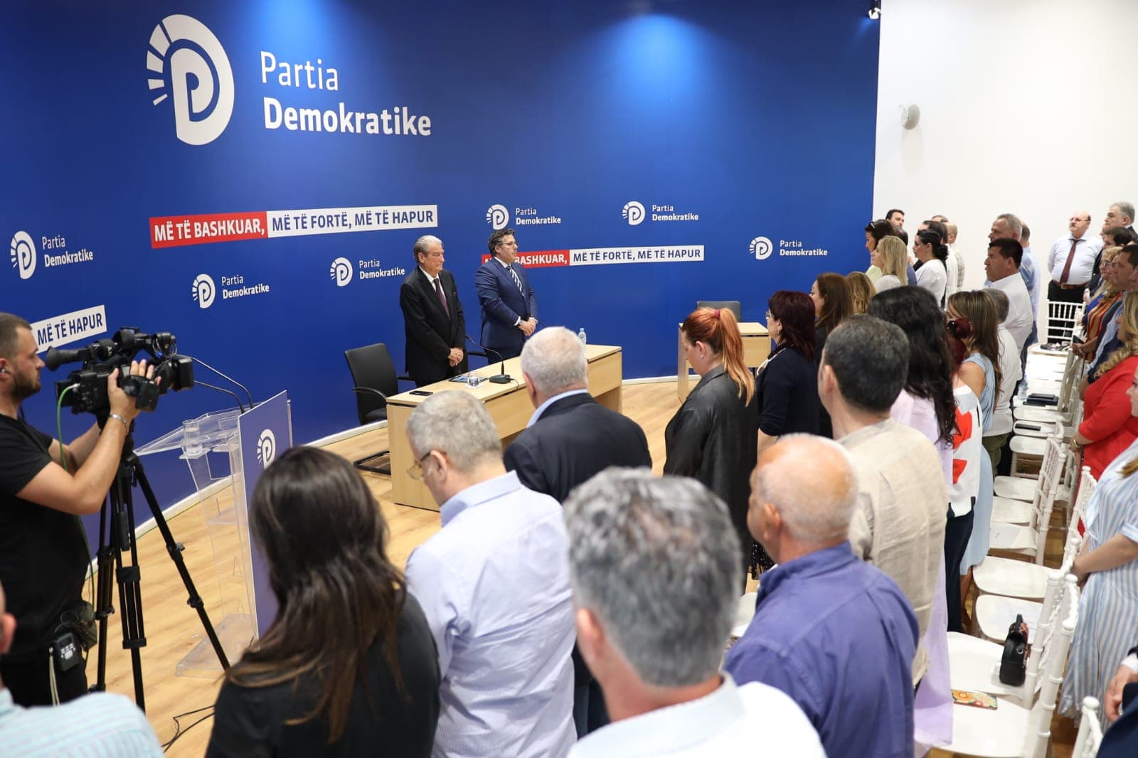 Mblidhet Këshilli Kombëtar i PD, sot zgjidhet Sekretari i Përgjithshëm dhe nënkryetarët