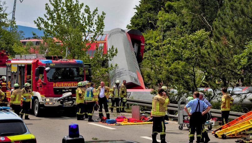Gjermani/ Treni del nga shinat, ndërrojnë jetë katër persona