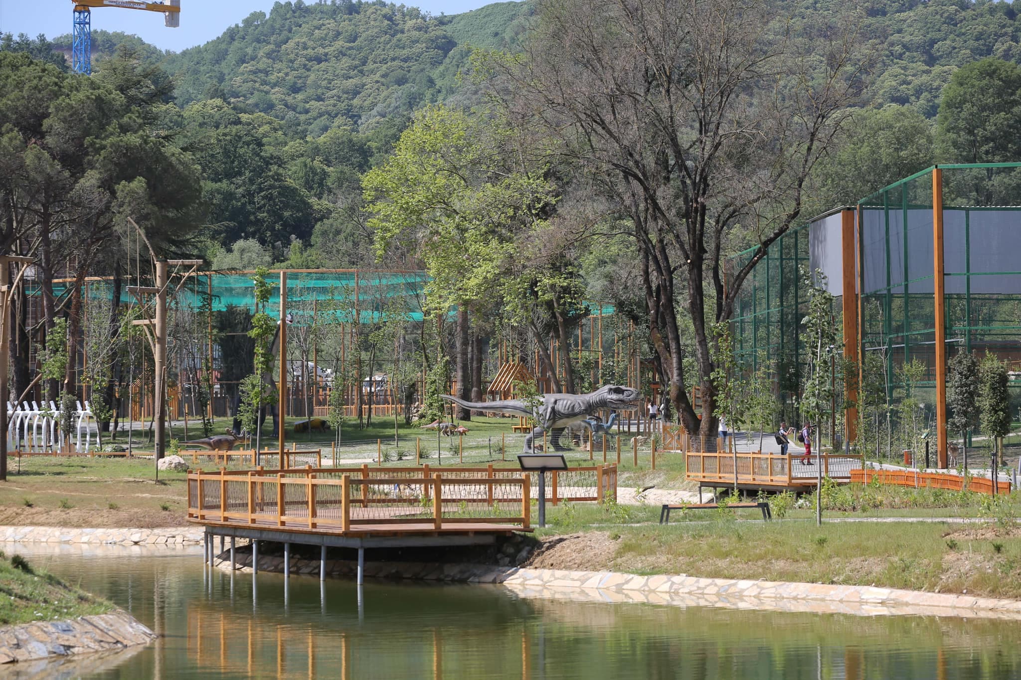 FOTO/ Tirana Zoo Park hap sot dyert