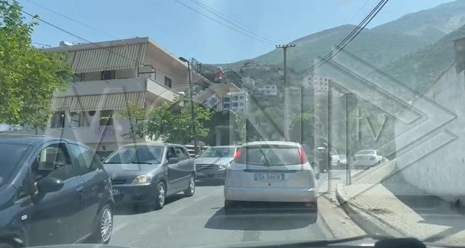 Trafik i rënduar në aksin Vlorë-Orikum