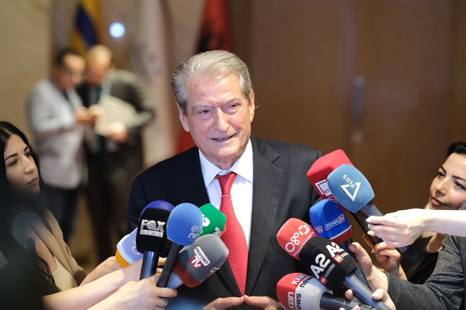 Presidenti i ri/ A është krisur marrëdhënia Berisha-Meta? Flet kryedemokrati (VIDEO)