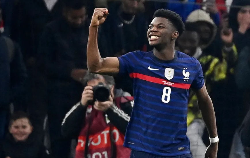 Real Madrid “godet” në merkato, transferon mesfushorin francez për 100 milionë euro