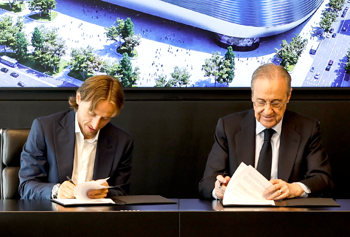 Zyrtare, Modric rinovon kontratën me Real Madrid