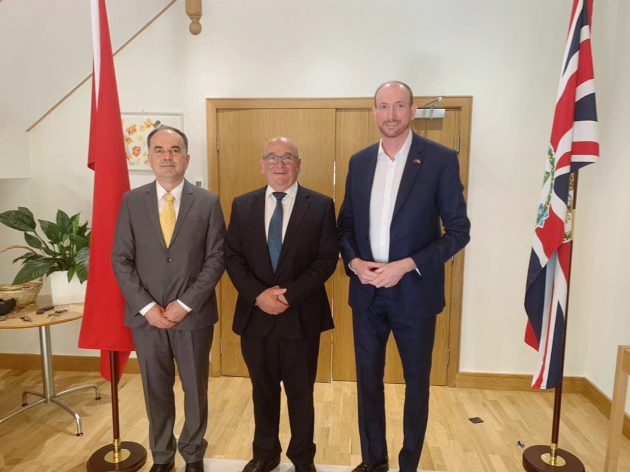 Takimi i parë si President i zgjedhur, Begaj pritet nga ambasadori britanik në Shqipëri