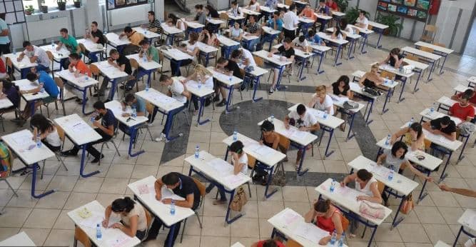 Matura Shtetërore/ Mbahet sot provimi i gjuhës së huaj