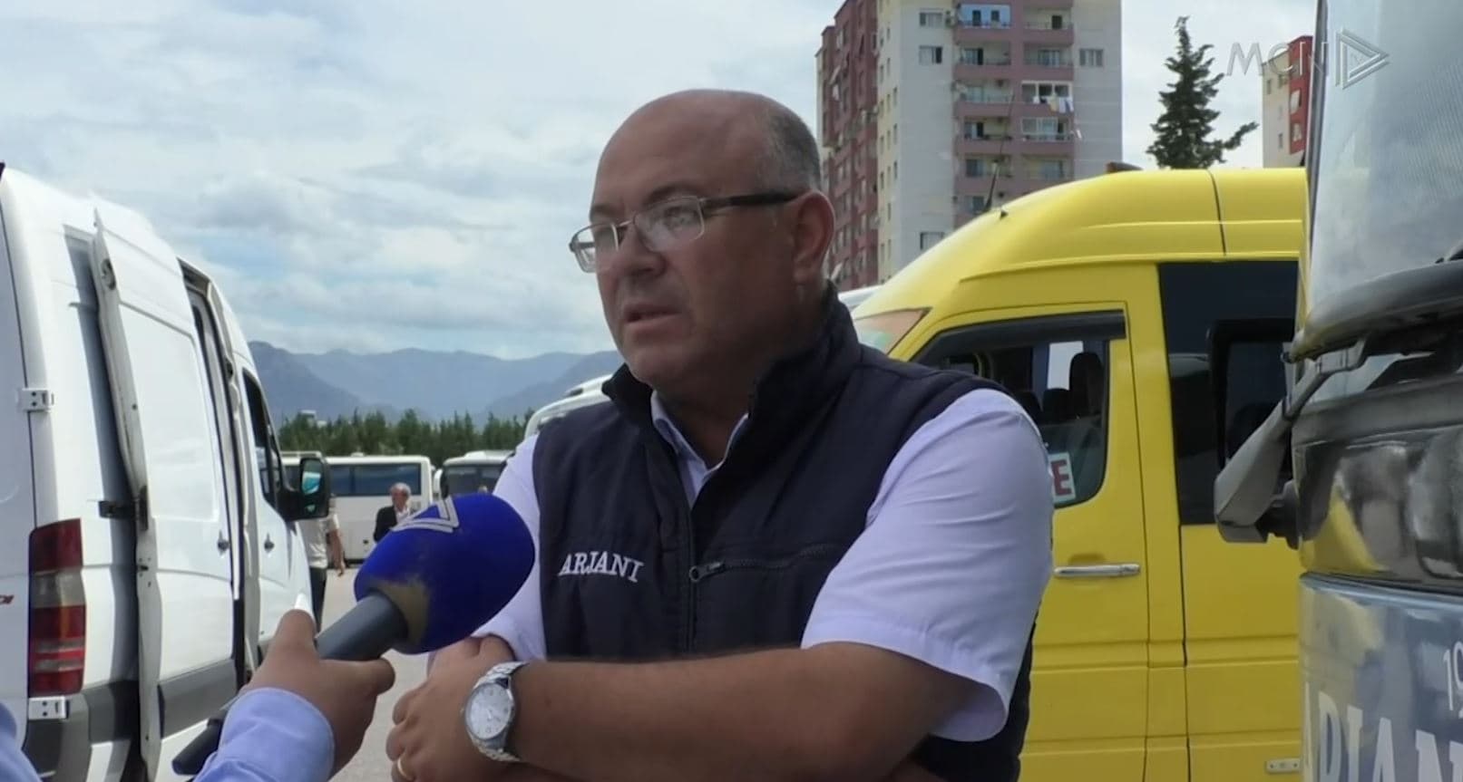 Në autobusë me çmime të kripura/ Rriten biletat, por dhe tarifat e taksimetrit (Video)