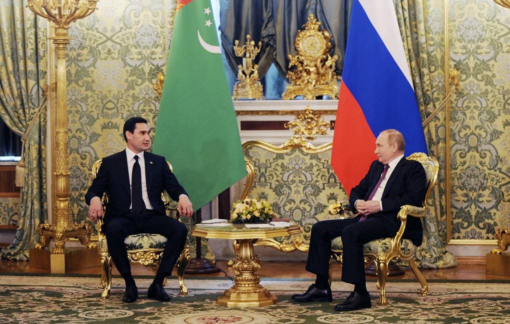 Presidenti i Turkmenistanit viziton Rusinë, Putin flet për bashkëpunim strategjik
