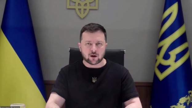 Zelensky-studentëve britanikë: Rusia po përpiqet të fshijë historinë tonë