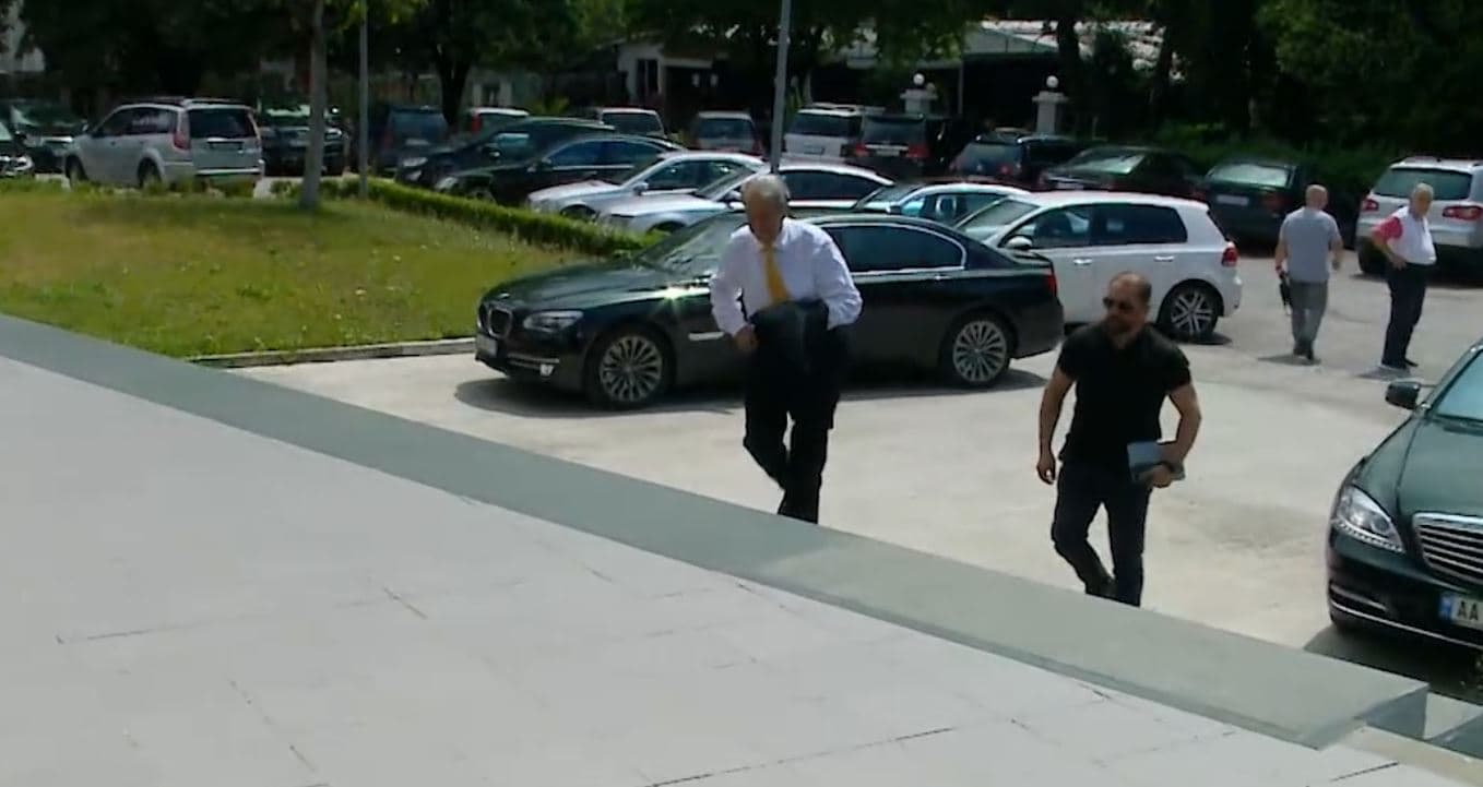 Berisha u jep “detyrat” demokratëve: Gati për revolta, të krijojmë Frontin e Përbashkët Opozitar! (VIDEO)