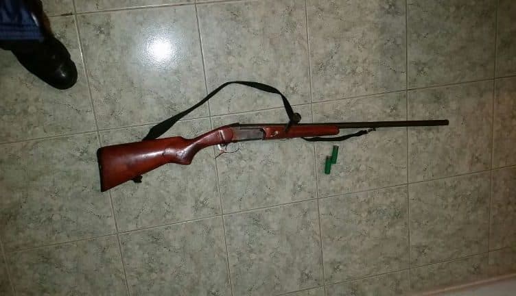 Vetëplagoset me armë gjahu një person në Vlorë