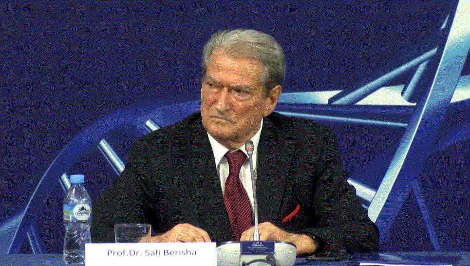 Berisha: Përgatisim mjekë për emigracion, është një dramë e vërtetë!