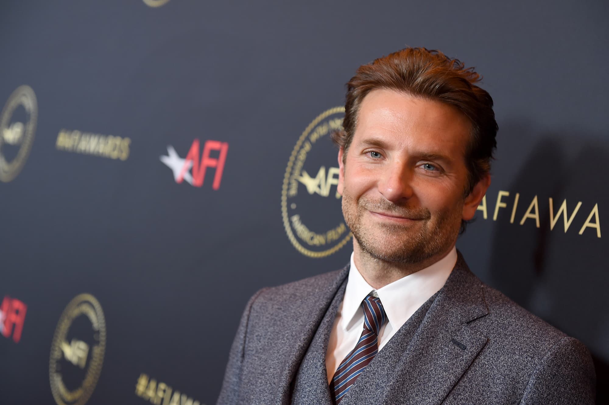 Bradley Cooper zbulon se ishte 'i varur nga kokaina'