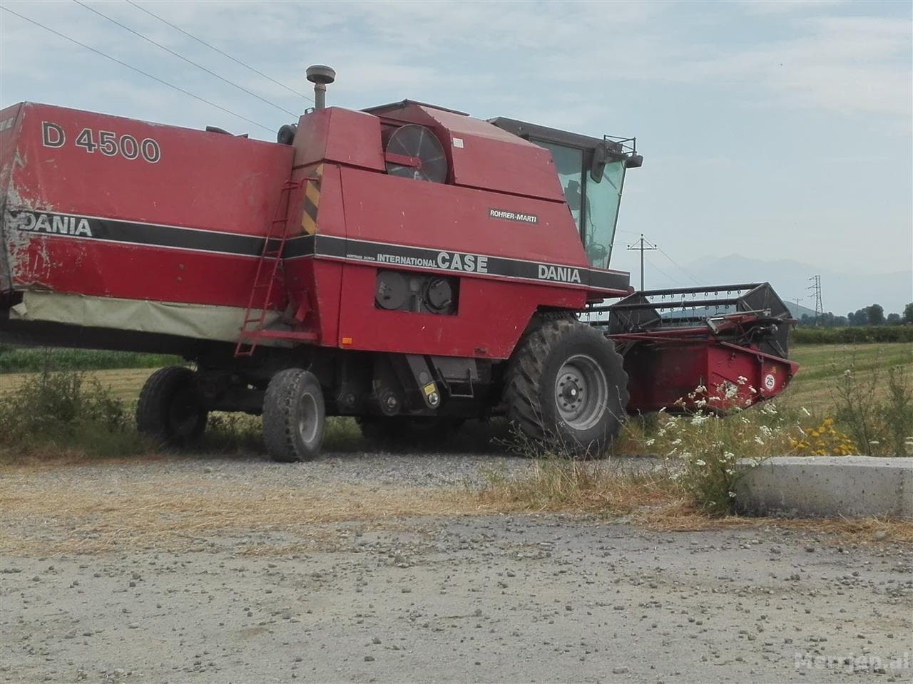 Punonte me autokombajnë për korrjen e grurit, të riun nga Berati e zë korrenti