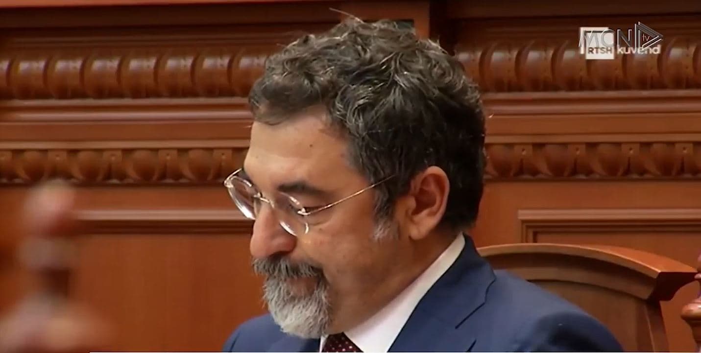 Çuçi në interpelancë për atentatet: Ndryshon vetingu në polici, në sitë vetëm 300 pozicione (VIDEO)