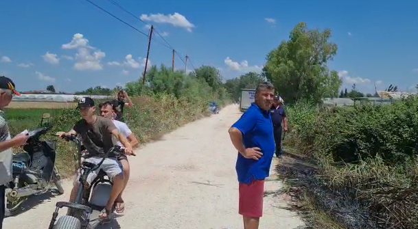 I vuri flakën barishteve dhe digjet pasi zjarri i doli jashtë kontrollit, ndërron jetë 65-vjeçari (Video)