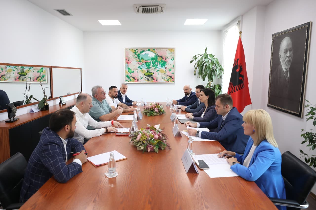FSHF kërkon mbështetje nga qeveria, Kushi: Bastet sportive në tregun e zi, nuk janë pa baza