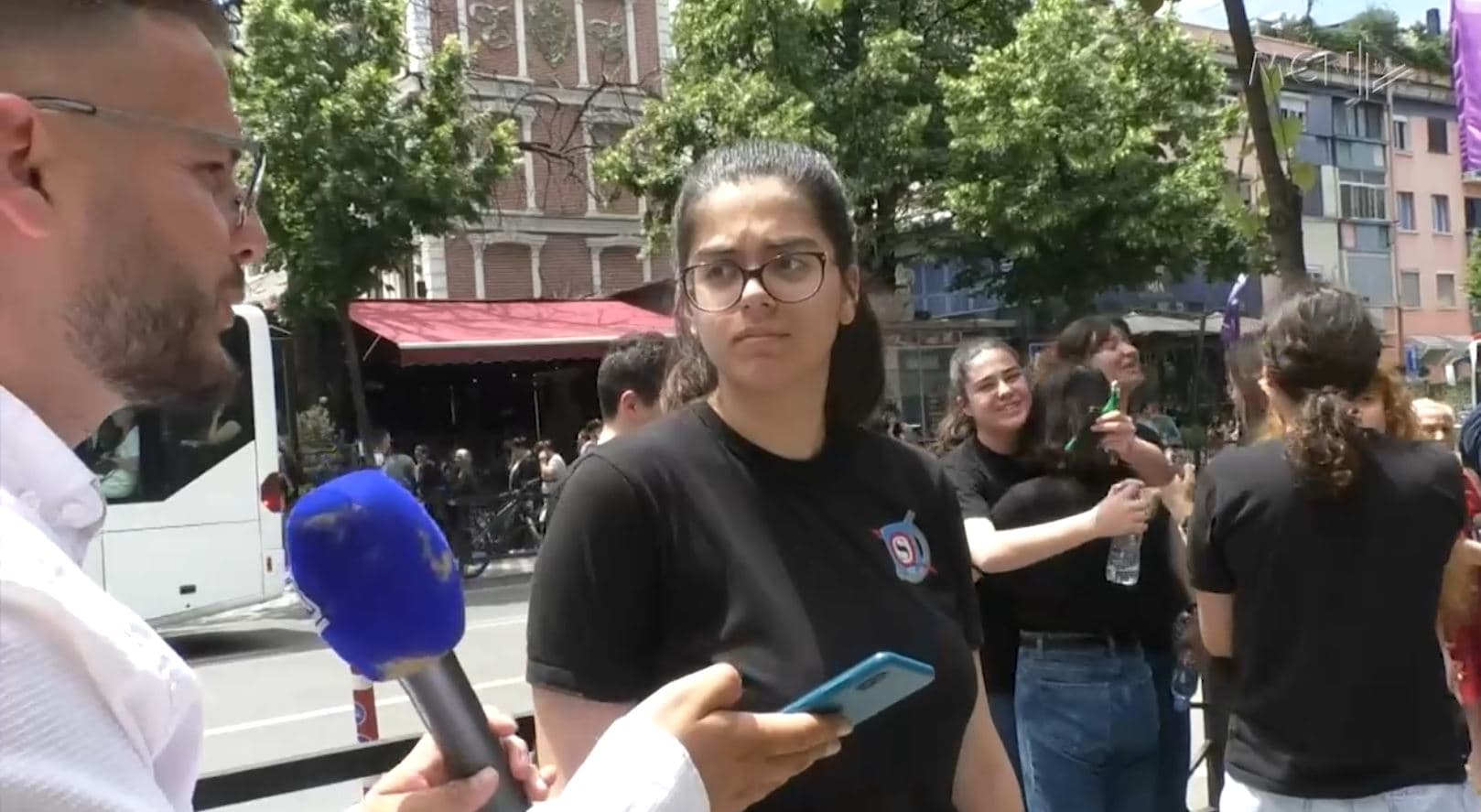 Del gjatë provimit teza e matematikës/ Maturantët e cilësojnë padrejtësi, Ministria e Arsimit hesht (VIDEO)