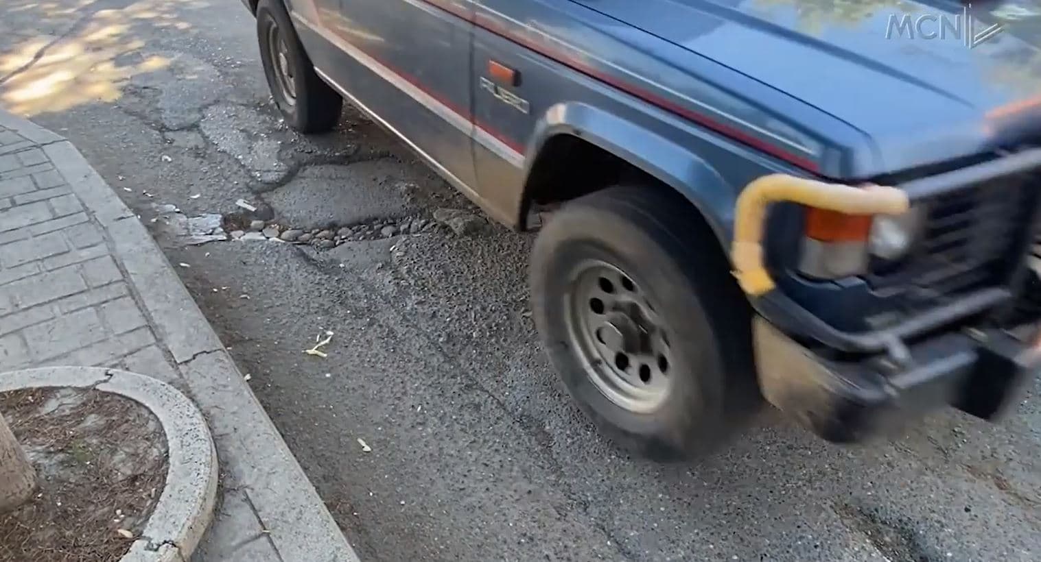 Bashkia nuk ka para për të shtruar rrugët/ Qyteti i Rrëshenit si në mesjetë, pa infrastrukturë (VIDEO)