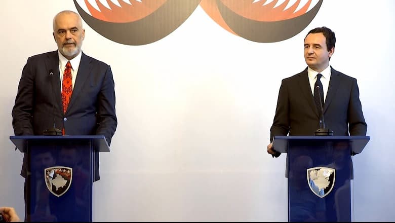 “Ballkani i Hapur nuk na bashkon, por as na ndan!” Rama ironizon ata që e quajnë “vëlla të Vuçiçit”