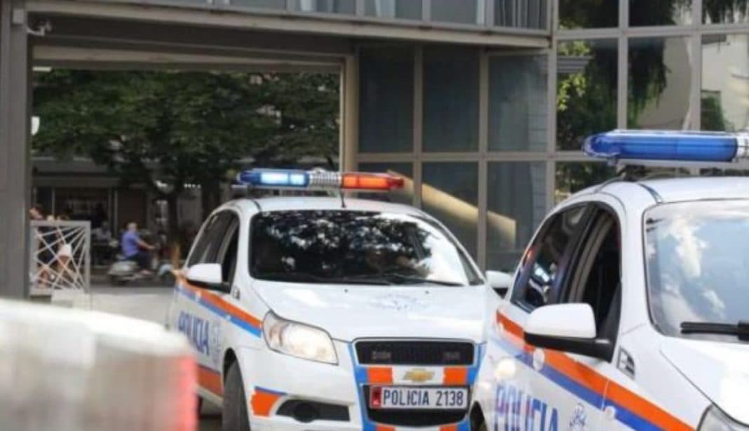 Shisnin kokainë në lokalet e natës në Dhërmi, në pranga dy të rinjtë