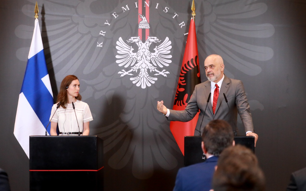 Aplikimi në NATO, kryeministrja e Finlandës falënderon Shqipërinë: Përparësi nisja e negociatave të BE me Tiranën