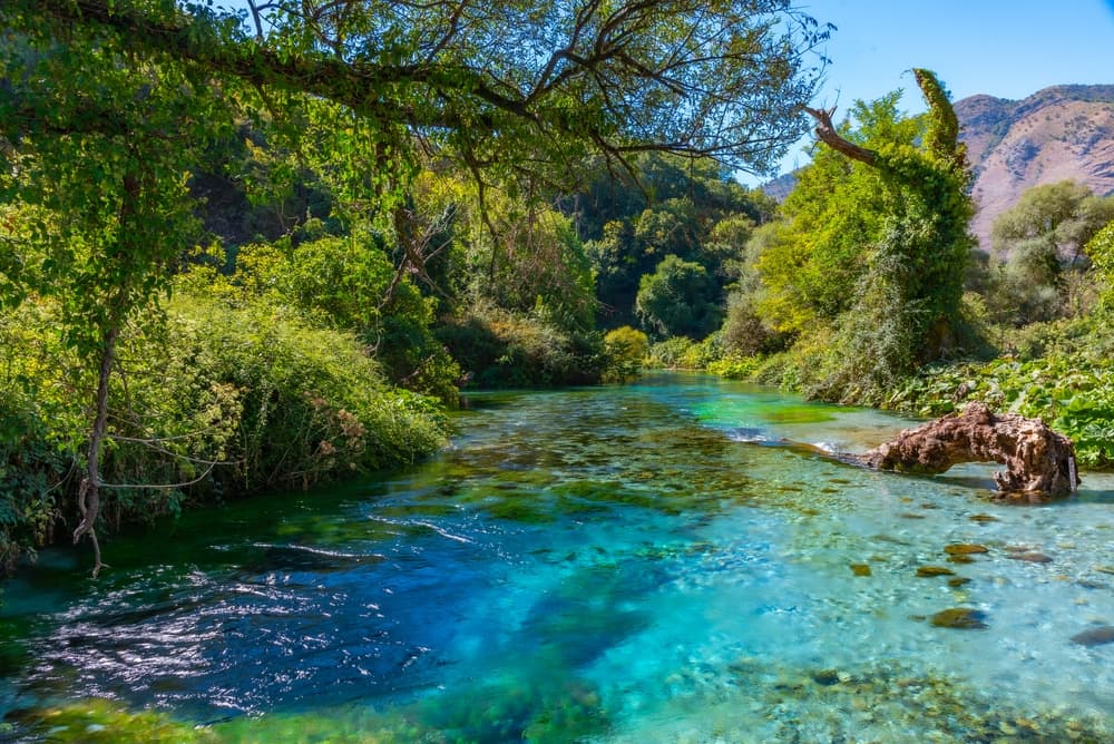 Ministria e Mjedisit: Nuk ka asnjë marrëveshje për furnizimin e Korfuzit me ujin e Syrit të Kaltër