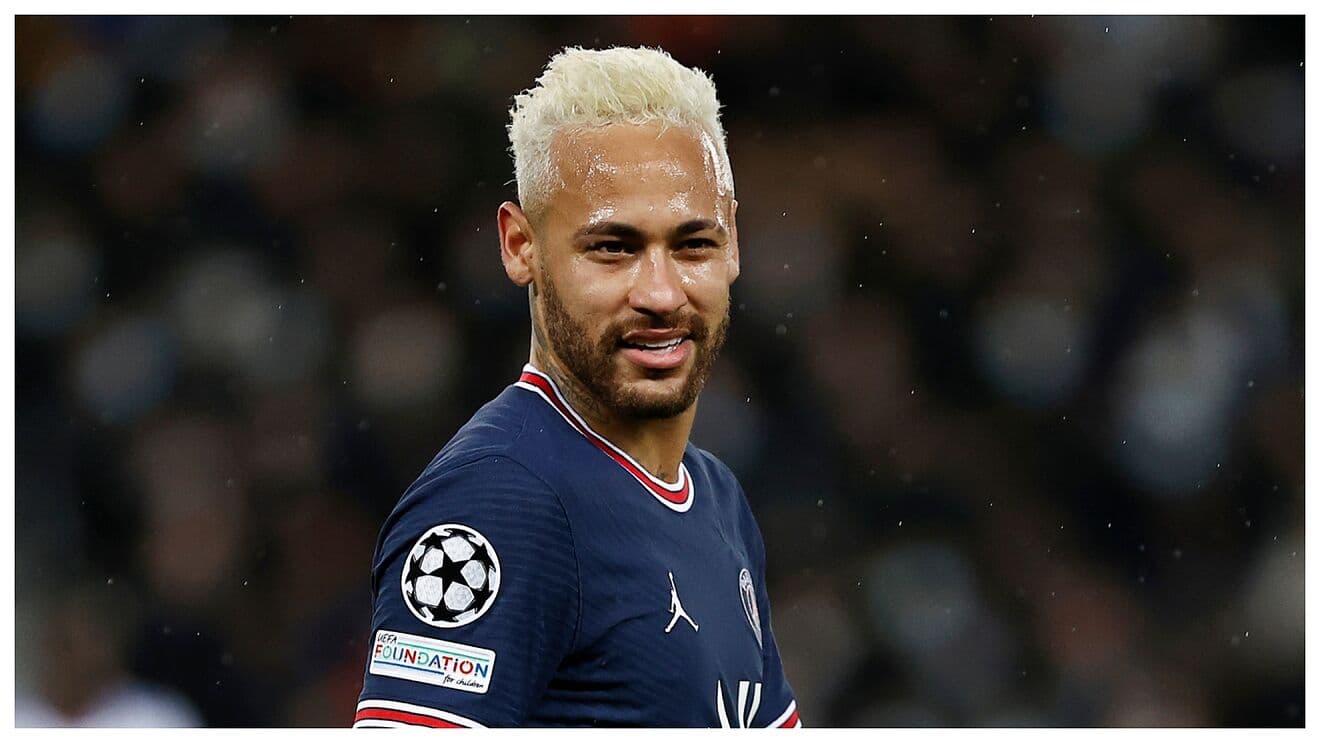 Neymar i ofrohet Barcelonës