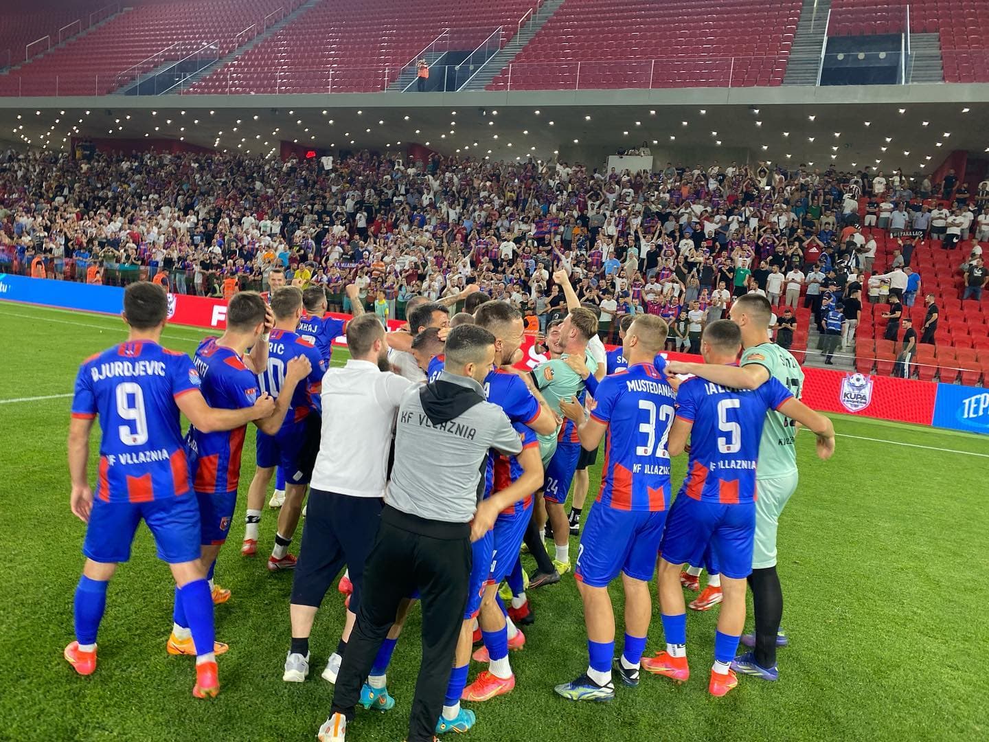 Vllaznia zyrtarizon dy largime