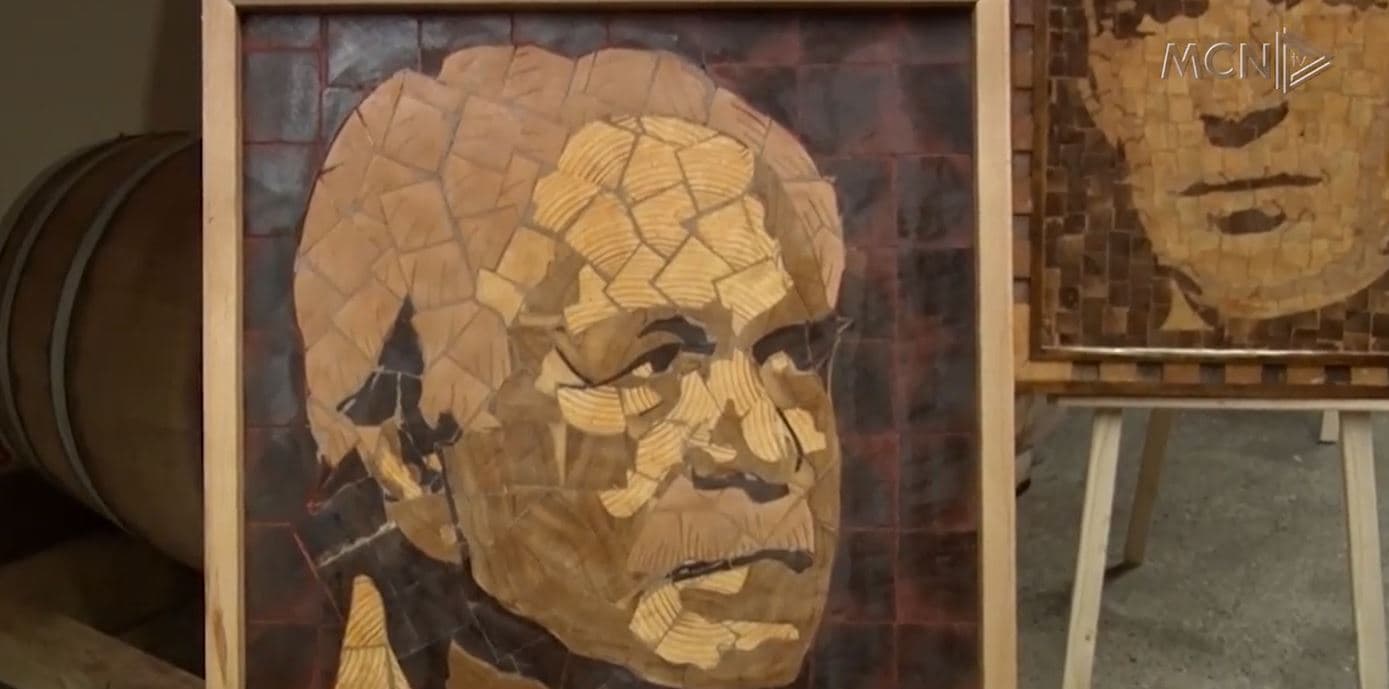 Portrete në mozaikë prej druri/ 18 personalitete të shquara ekspozohen në Fishtë të Lezhës (VIDEO)