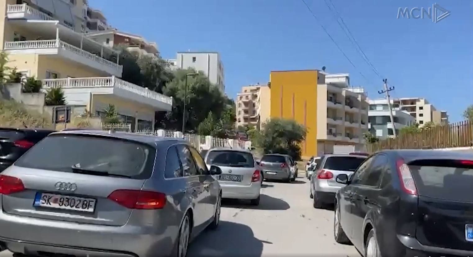 Trafik i rënduar drejt plazhit/ Mbi 40 minuta pritje, Policia Rrugore në gatishmëri