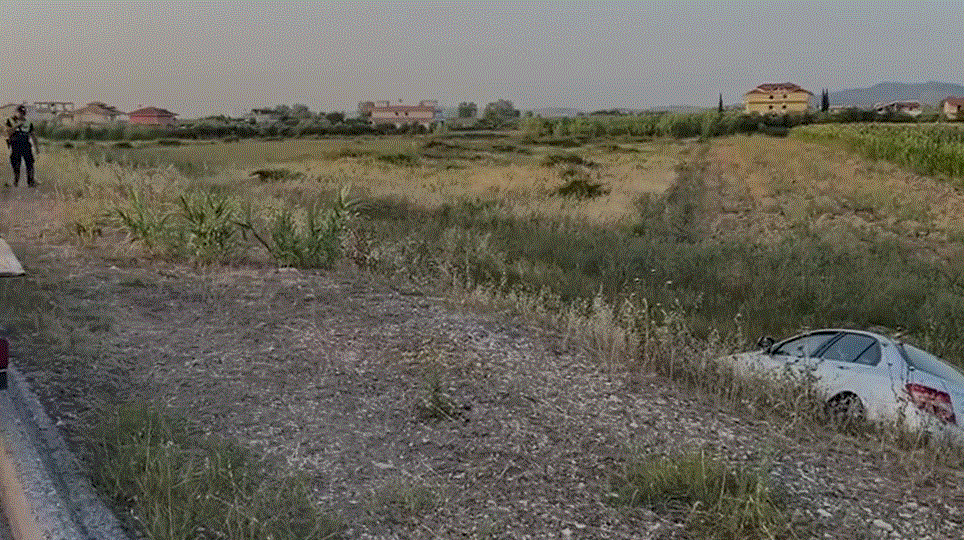 Humb kontrollin e mjetit dhe përfundon në kanal, plagoset shoferi