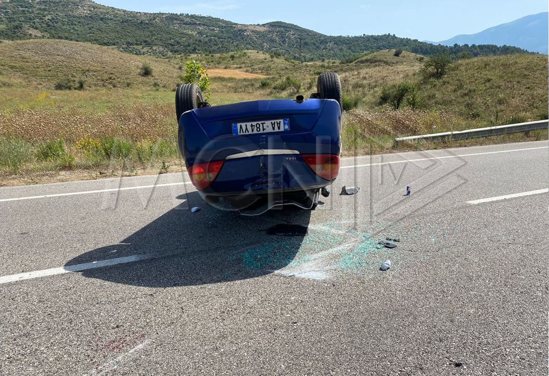 Përmbyset një makinë në Memaliaj-Mallakastër, plagoset një person