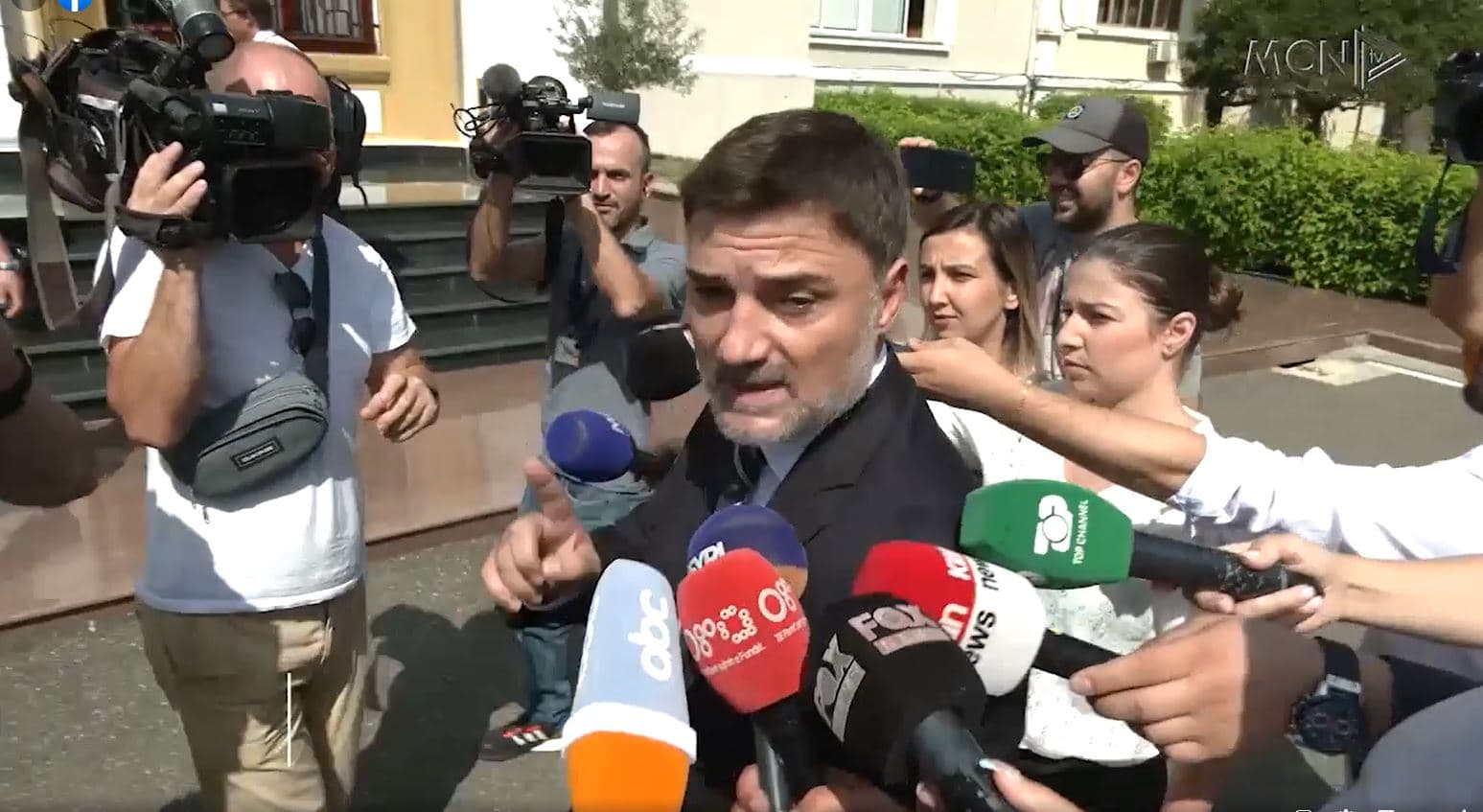  Protesta ndan deputetët. Kush do jetë në shesh më 7 korrik? (VIDEO)
